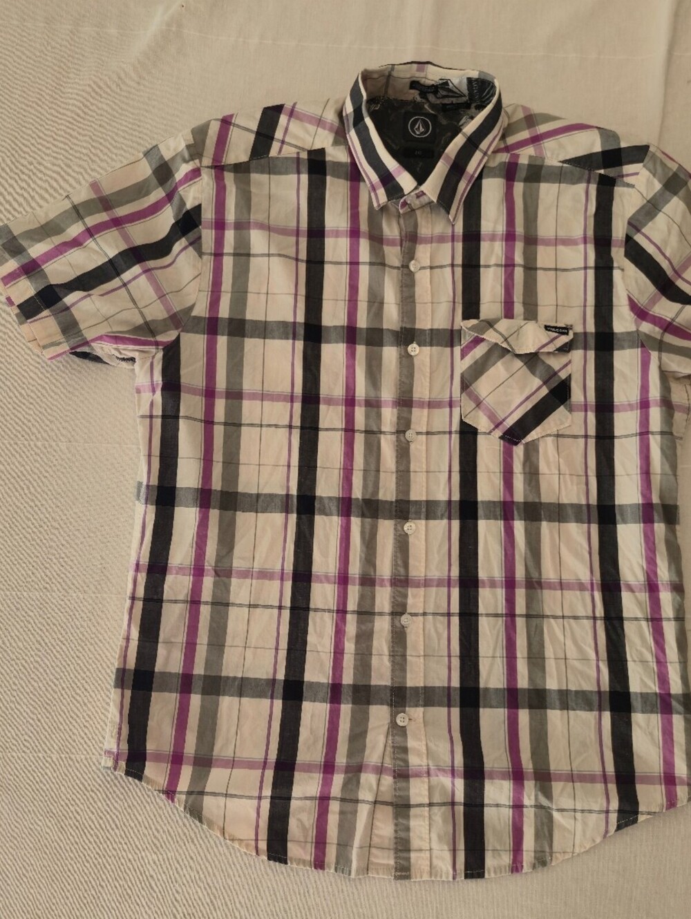 Volcom Classic Fit Short Sleeve Button-Up Shirt Large